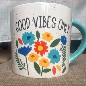 Tag ‘Good Vibes Only’ Floral Mug – Teal Handle & Interior